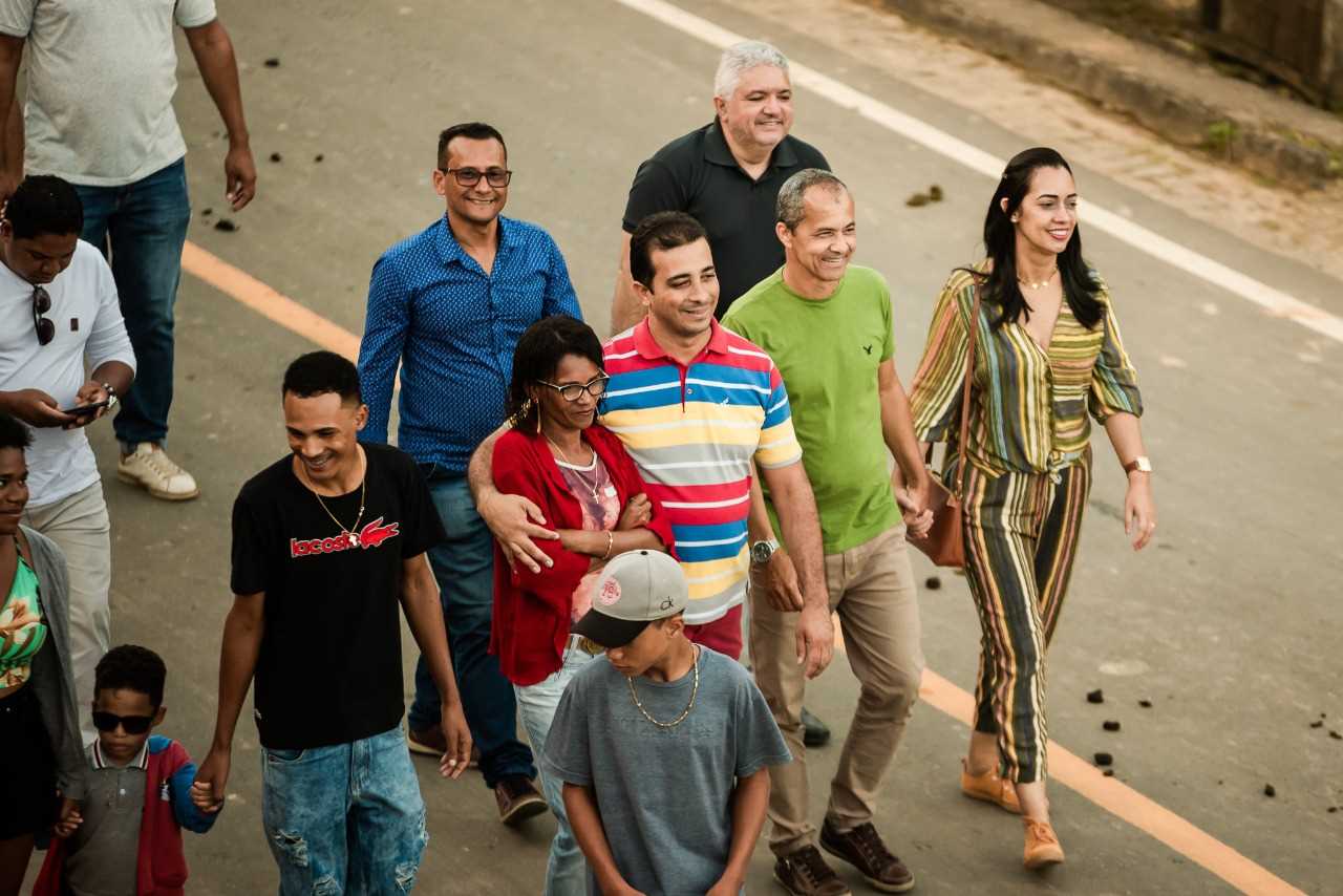 Camacã: Serviço de esgoto, asfalto e revitalização de praças foram entregues em Leoventura oficialmente